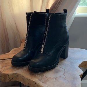 FOREVER 21 black combat boot heel